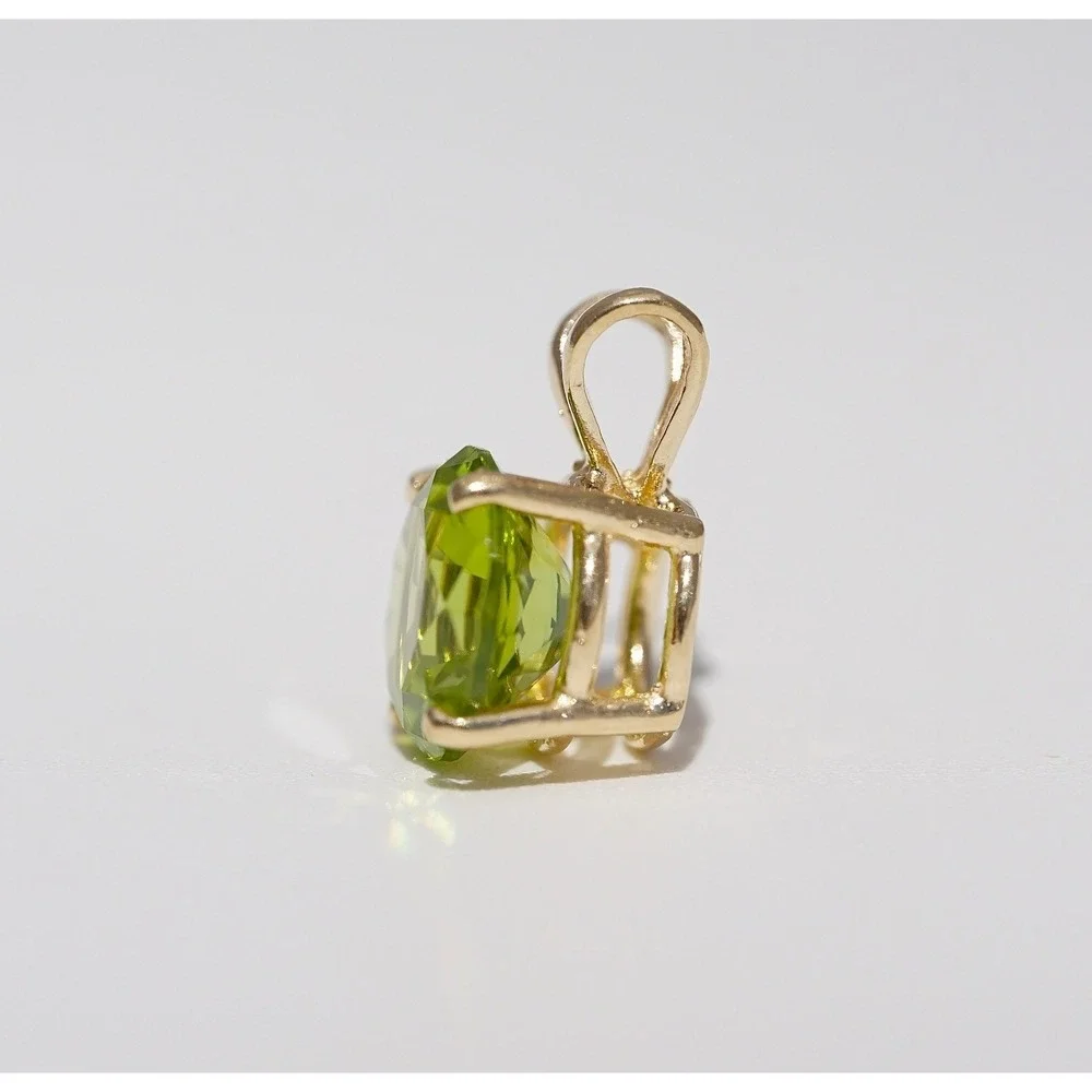 Vintage 14k Solid Yellow Gold Natural 8mm Round Faceted Peridot Pendant Necklace